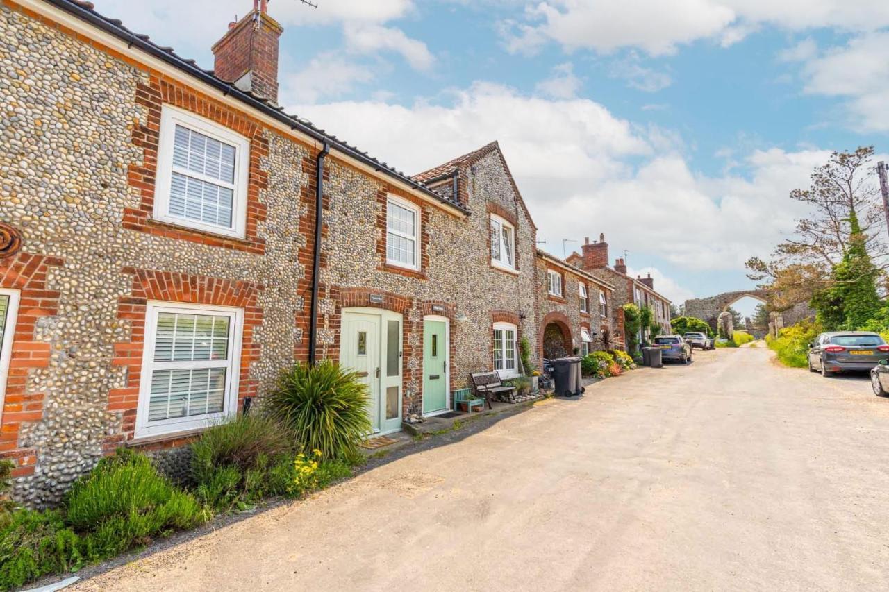 Host & Stay - Pilgrims Rest Bacton  Exterior foto